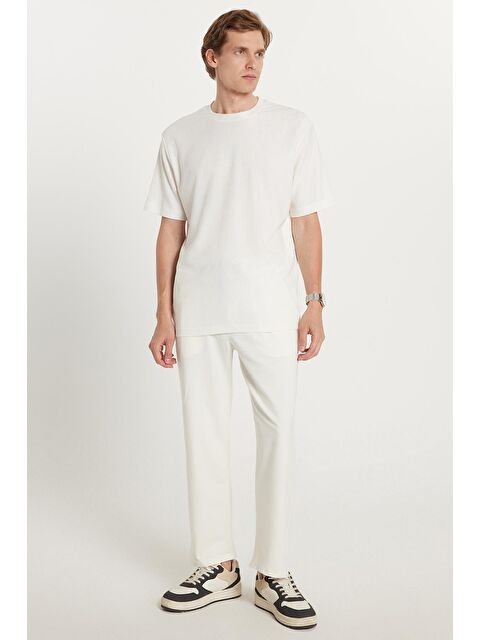 TUDORS Erkek Standart Fit Normal Kesim Pamuklu Bisiklet Yaka Beli Bağcıklı Beyaz Eşofman Takımı - S000518698-20063