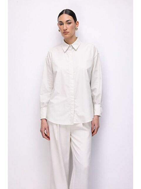 Mizalle Pamuklu Beyaz Oversize Gömlek