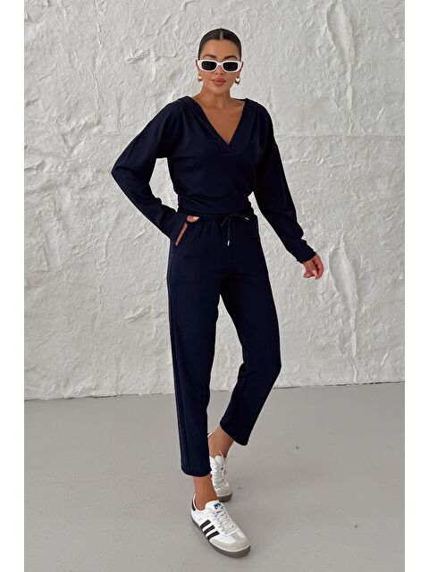 Trendseninle Kadın Lacivert V Yaka Kapüşonlu Crop Eşofman Modal Kumaş Alt-Üst Takım - S000451617-21164