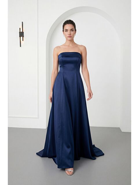 Lafaba Kadın Lacivert Straplez Yaka Saten Uzun Kloş Abiye Elbise
