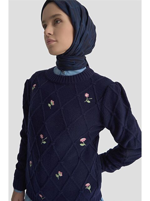 ARMİNE Çiçek Nakışlı Kazak 25Kd6014 Lacivert - S000490131-21164