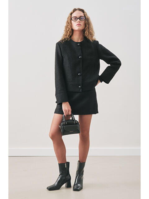 Manuka Bukle Kumaş Kısa Ceket Siyah - S000471222-19351