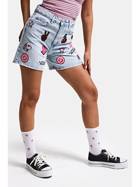 It's Basic Kadın Ice 4s6-3 Relax Mom Fit Emoji Nakış Detaylı Özel Tasarım Denim Şort