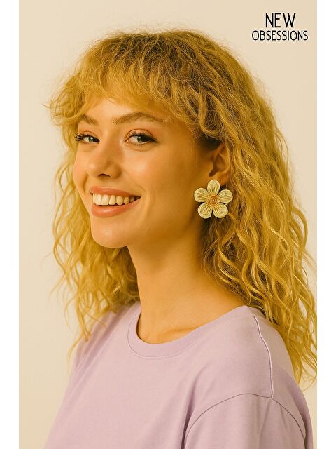 New Obsessions Altın Detaylı Çiçek Küpe - S000400657-20063