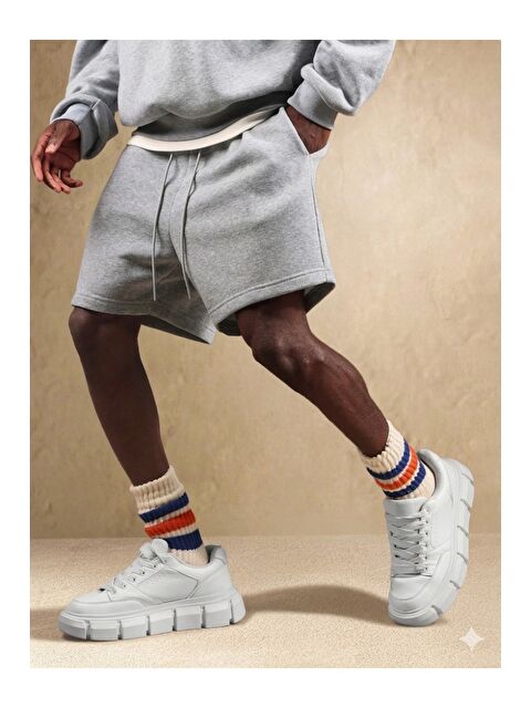 Tarz Cool Erkek Oversize Cepli Penye Şort Lastikli Beli Ayarlanabilir Rahat Kesim Şort