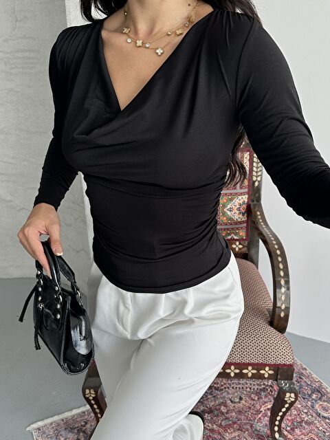 carla10 Degaje Yaka Bluz Siyah - S000421496-19351