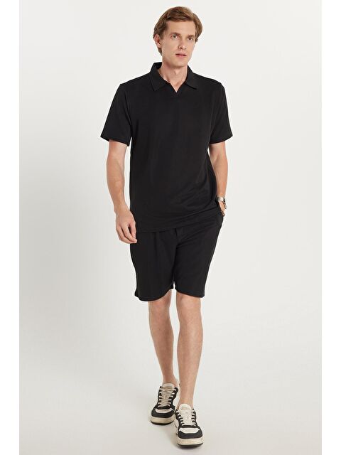 TUDORS Erkek Standart Fit Normal Kesim Pamuklu Polo Yaka Beli Bağcıklı Siyah Şort Takım - S000518741-19351