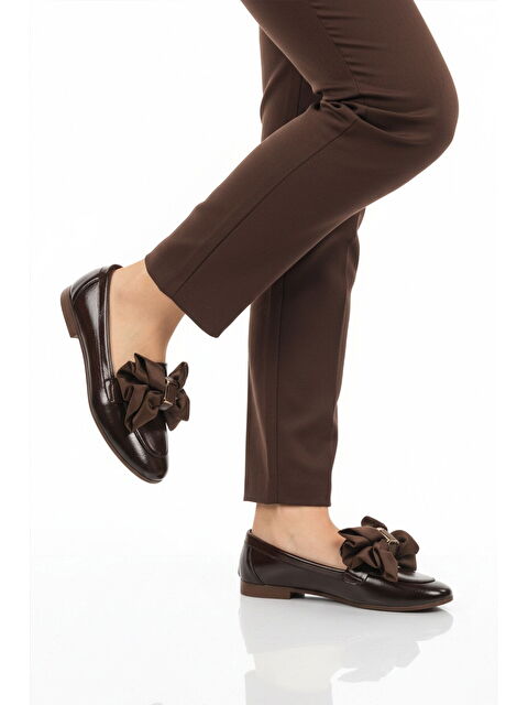 Ayakmod Kahve Hafif Fiyonk Kurdeleli Kadın Babet Ayakkabı 572485 Z - S000514949-19413