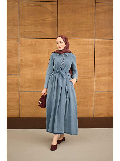 Locco Moda Kadın Büzgü Detay Yarım Düğmeli Bel Bağlamalı Jean Elbise Buz Mavi