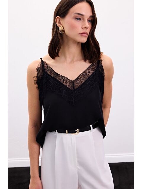 SATEEN Dantel Detaylı Askılı Bluz - Siyah - S000499951-19351