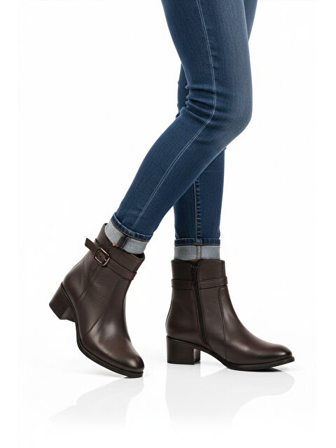 Ayakmod Kahve Hakiki Deri Fermuarlı İçi Polarlı Kadın Bot 24113-1 Z - S000469329-19413