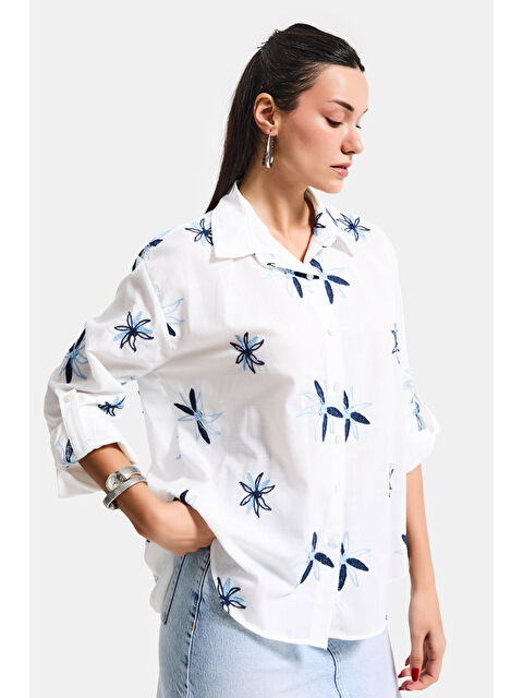 It's Basic Kadın Beyaz Mavi s6-103 Oversize Nakışlı Gömlek