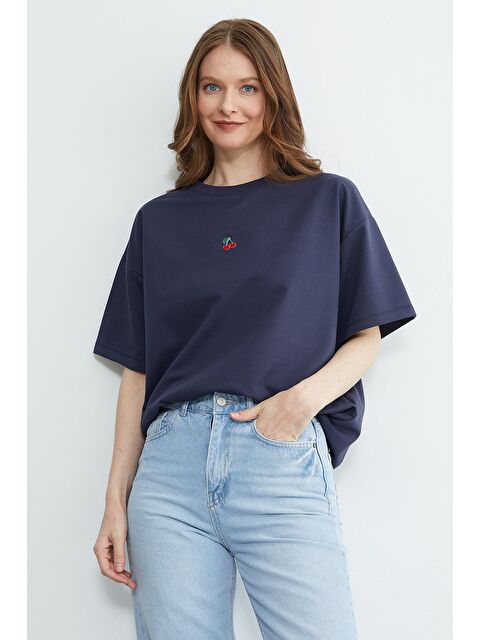 Fullamoda Kiraz Aksesuarlı Bisiklet Yaka Oversize Tişört - S000496689-33408