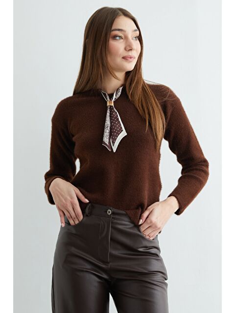 Fullamoda Fular Detaylı Bisiklet Yaka Sakallı Triko Kazak - S000494150-19413