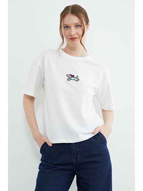 Fullamoda Köpek Nakışlı Bisiklet Yaka Salaş Tişört - S000532045-19965