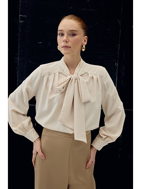 SATEEN Aksesuar Detaylı Fularlı Bluz - Bej - S000511560-19928