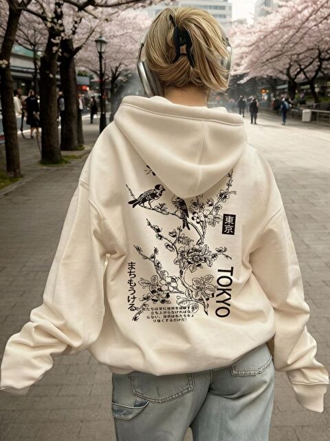 Trendseninle Bej Tokyo Birds Baskılı Oversize Sweatshirt - S000486247-19928