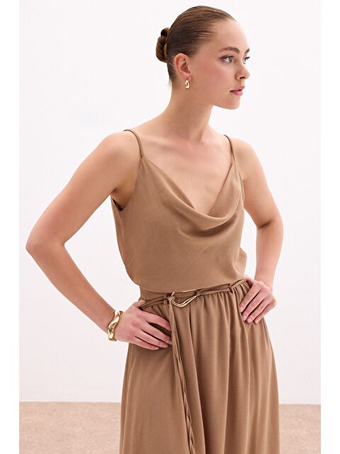 SATEEN Degaje Yaka Dökümlü Bluz - Vizon - S000389156-26429