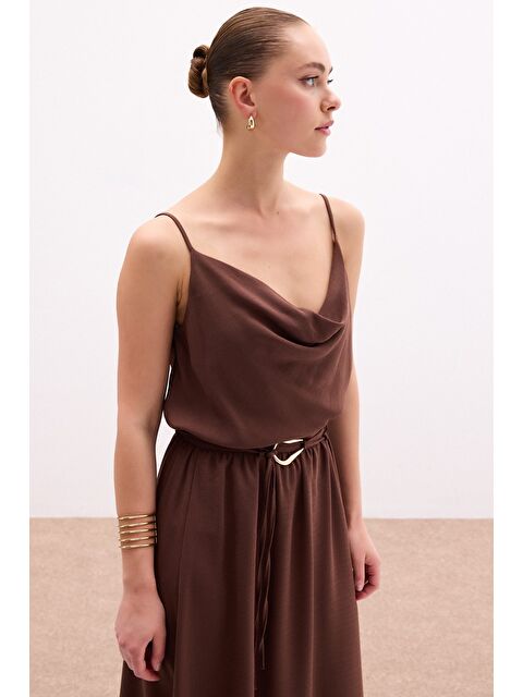 SATEEN Degaje Yaka Dökümlü Bluz - Kahve - S000389156-19413