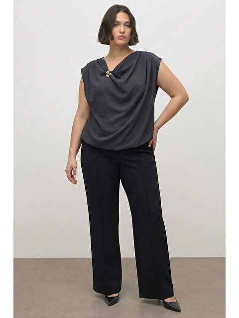 Mylinemoda Broş Detaylı Asimetrik Yaka Bluz - S000510895-19351