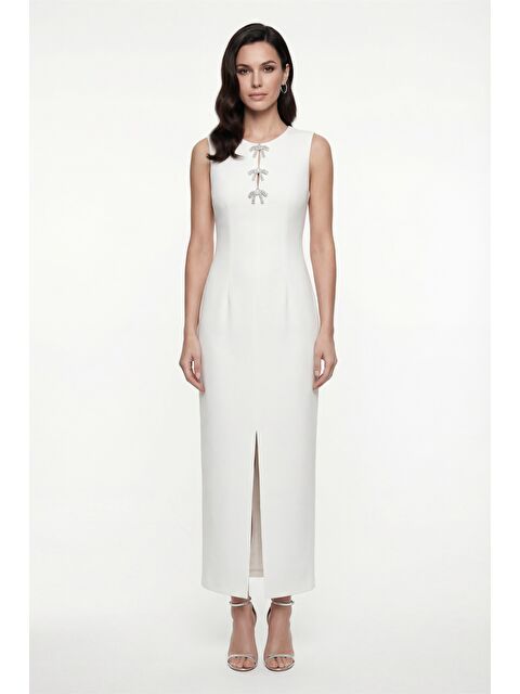 Lafaba Kadın Beyaz Yırtmaçlı Aksesuar Detay Maxi Abiye Elbise - S000504599-20063