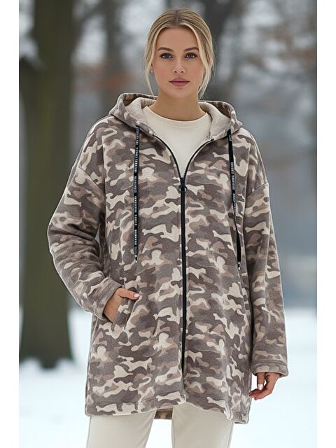Chiccy İtalyan Kamuflaj Bej Kapüşonlu Uzun Kol Fermuarlı Cepli Casual Kaşe Dokuma Ceket 80 70 - S000486444-19928