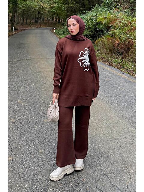 Lamelif Çiçek Detaylı Triko Takım Acı Kahverengi - S000515449-28102