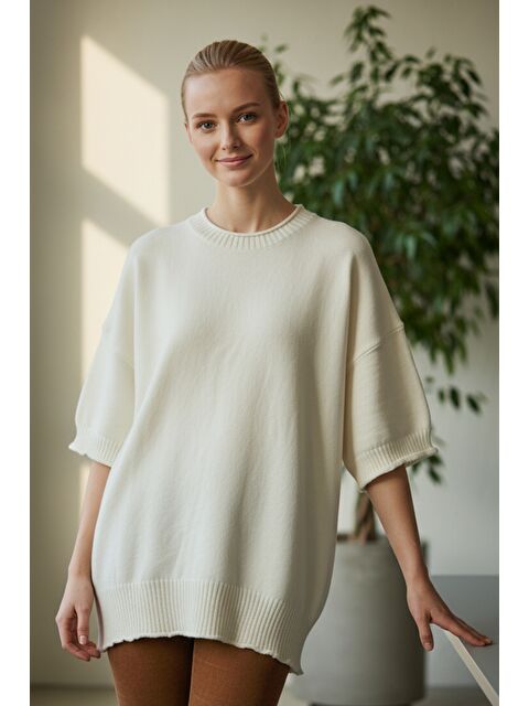 Chiccy İtalyan Krem Rengi Bisiklet Yaka Kısa Kol Casual Akrilik Geniş Kesim Oversize Triko Kazak 73 65 - S000486456-19966