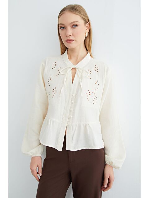 Fullamoda Önü Bağlamalı Brode Detaylı Müslin Kumaş Gömlek - S000516505-19928