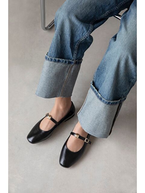 Straswans Libon Kadın Toka Detay Kırışık Deri  Babet Siyah - S000530685-19351