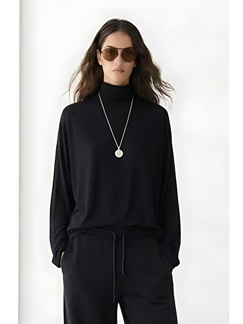 Mevra NORA | Dik Yaka Rahat Kesim Bluz Siyah