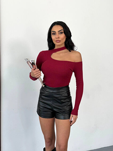 Hazelin Kadın Bordo Tek Omuz Yırtmaç Detaylı Uzun Kollu Fitilli Kaşkorse Bluz HZL25W-FRY121531 - S000498988-19951