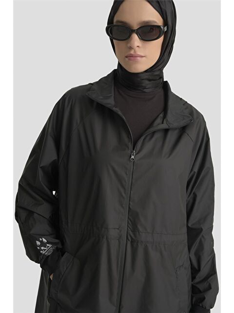 ARMİNE Gizli Kapüşonlu Ve Manşet Detaylı Yağmurluk 25Y7815 Siyah - S000490818-19351