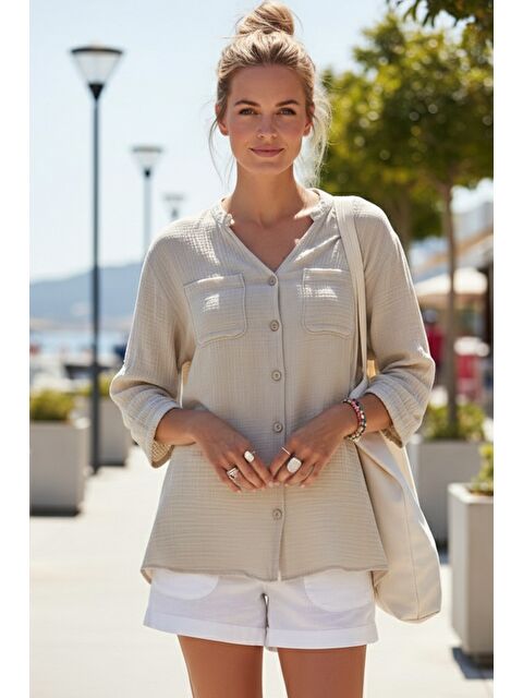 Chiccy Bej Hakim Yaka Düğmeli 3/4 Kol Çift Cepli Arkası Fistolu Casual Müslin Salaş Dokuma Gömlek 74 65