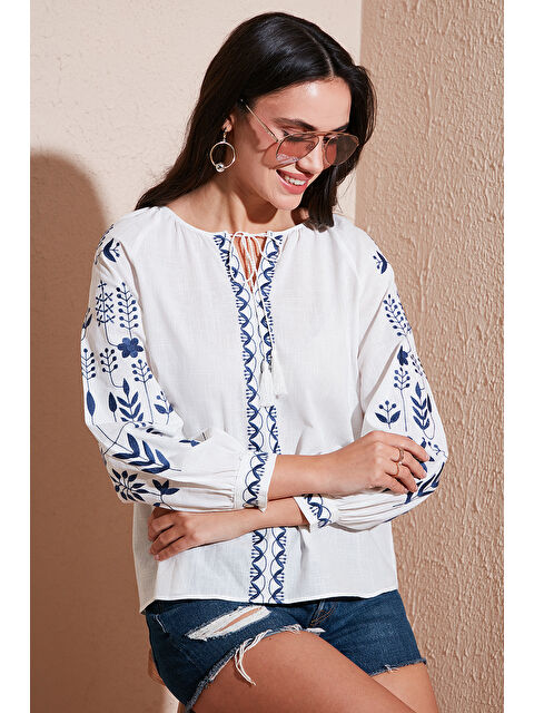 Lela Pamuklu Regular Fit Balon Kol Nakış İşlemeli Kadın Bluz 6110936 - S000363949-37265