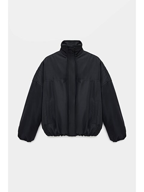 Saade Siyah Kadın Oversize Dik Yaka Fermuarlı Puffer Mont - S000500010-19351