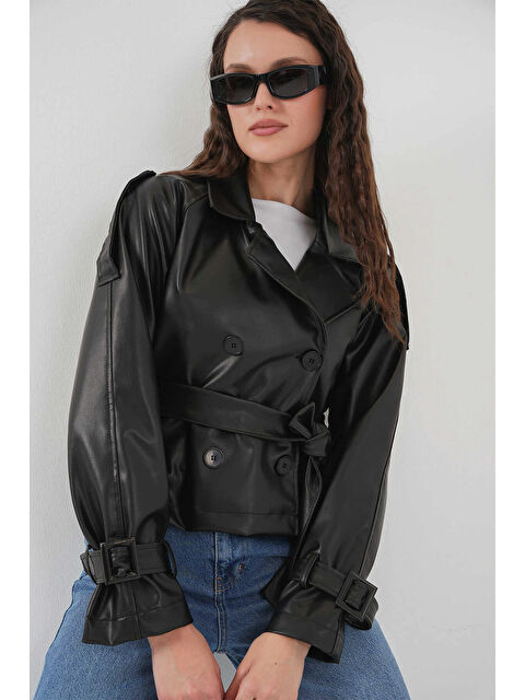 Hazelin Kadın Siyah Kemerli Astarlı Suni Deri Ceket HZL25W-BD110461