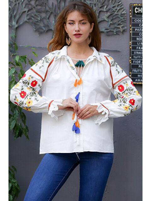 Chiccy Beyaz Gömlek Yaka Uzun Kol Bağlamalı Püsküllü Nakışlı Standart Klasik Pamuk Dokuma Bluz - S000468632-20063