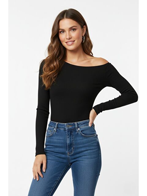 MİSS DÜNYA LİSSA Premium Soft Seri Vücuda Oturan Kayık Yaka Örme Bluz - S000505339-19351