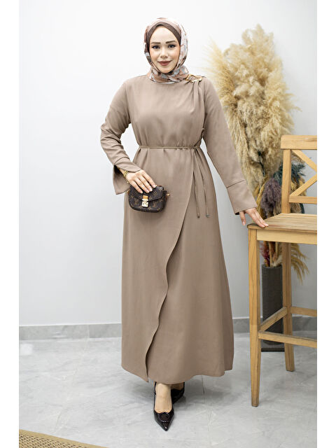 Tesettür Dünyası Broş Detaylı Kuşaklı Elbise TSD260198 Vizon