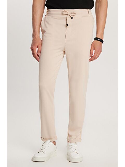 TUDORS Erkek Slim Fit Pamuklu Beli Bağlamalı Yan Cepli Katlamalı Paça Jogger Bej Pantolon - S000526101-19928