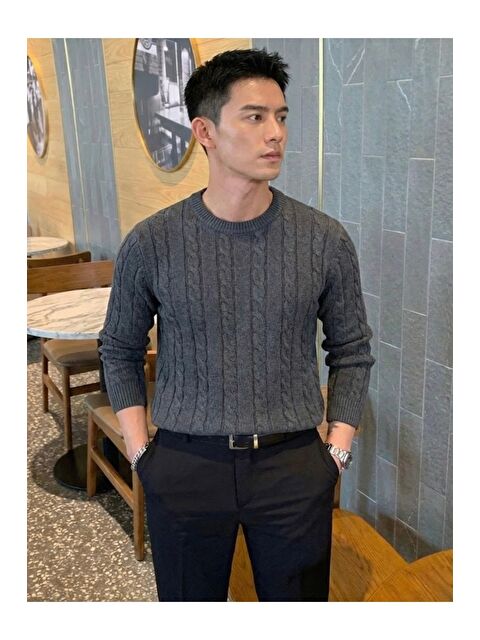 Tarz Cool Erkek Bisiklet Yaka Slim Fit Saç Örgülü Triko Kazak