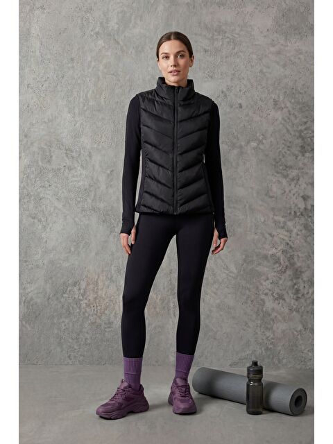 Mmetalic Siyah Kapitone Kolsuz Slim Fit Dik Yaka Fermuarlı Cepli Kadın Şişme Yelek MTLCY1 - S000514995-19351