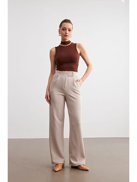 Trendseninle Kadın Bej Elastanlı  Kapamalı Palazzo Pantolon - S000375409-19928