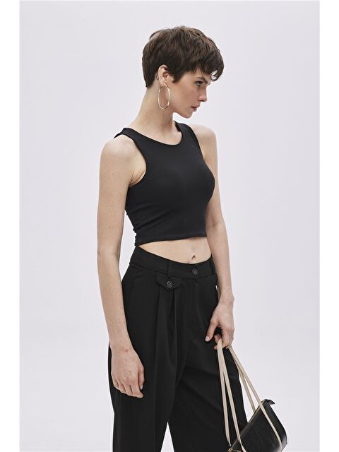 Sherin Siyah Bisiklet Yaka Crop Atlet - S000435627-19351