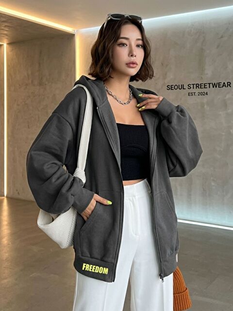 Trendseninle Kadın Füme Freedom Baskılı Hırka - S000527483-33408