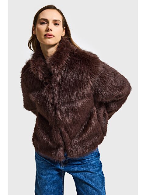 It's Basic Kadın Koyu Kahve Crop Agraflı İçi Astarlı Pelüşlü Kürk Mont - S000497814-29704