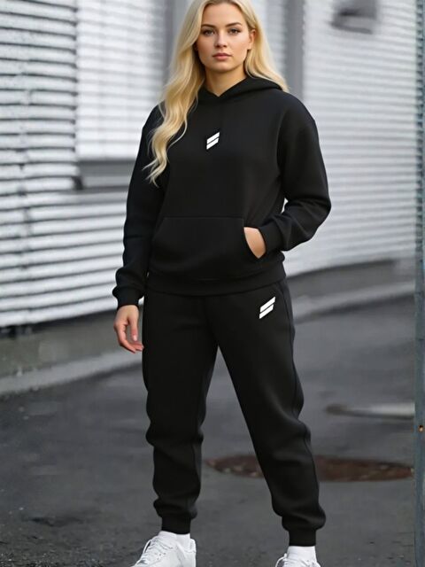 Trendseninle Kadın Tam Siyah 2 Çizgi Baskı Alt Üst Uzun Kollu Eşofman Takımı - S000490852-1720