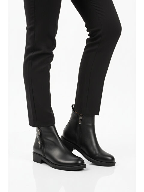 Ayakmod Siyah Cilt Polarlı Kaymaz Taban Kadın Topuklu Bot 224581 Z - S000469222-37437