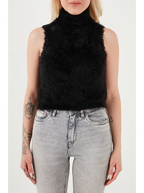 Lela Yumuşak Tüylü Slim Fit Balıkçı Yaka Crop Süveter 4615566 - S000317605-19351